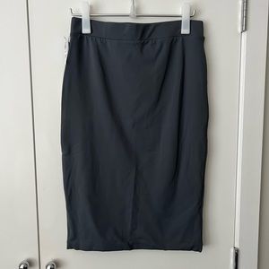 NWT Aritzia Babaton pencil skirt